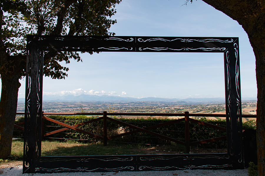 Montecosaro, Cornice dell'installazione del Belvedere del Cassero