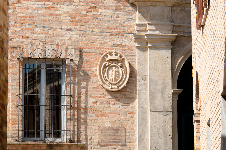 facciata del Convento Agostiniano oggi Palazzo del Municipio vista dalla gobbetta di fronte