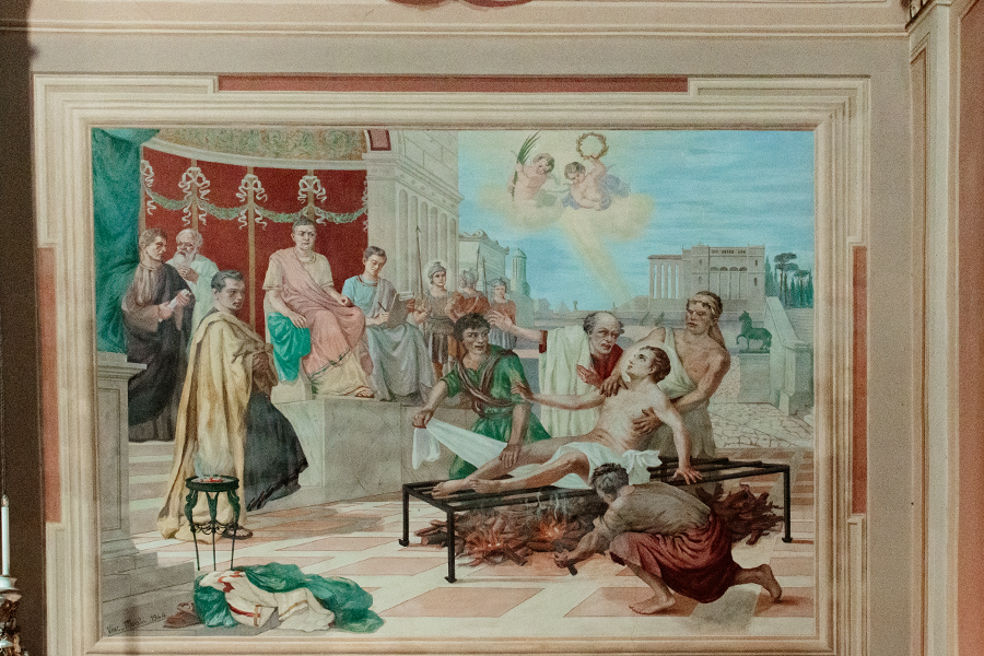 Montecosaro, Collegiata di San Lorenzo Martire, affresco di Vincenzo Monti raffigurante il martirio del santo, posto sul lato sinistro dell'altare maggiore